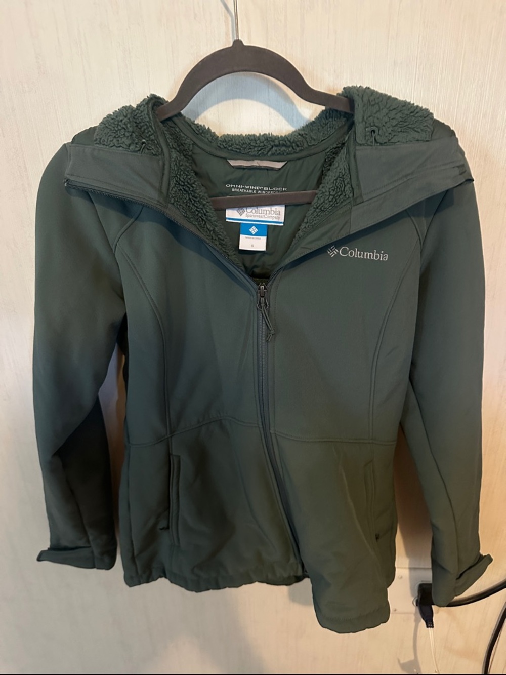 Columbia WomensGreen Hooded Puffer Jacket